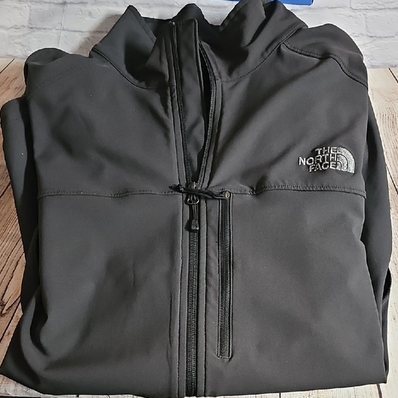 The North Face Men's Dark Gray Performance Jacket - Picture 3 of 6